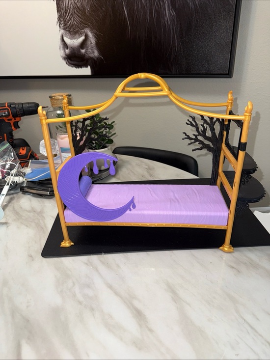 monster high Other - Monster High purple black bed